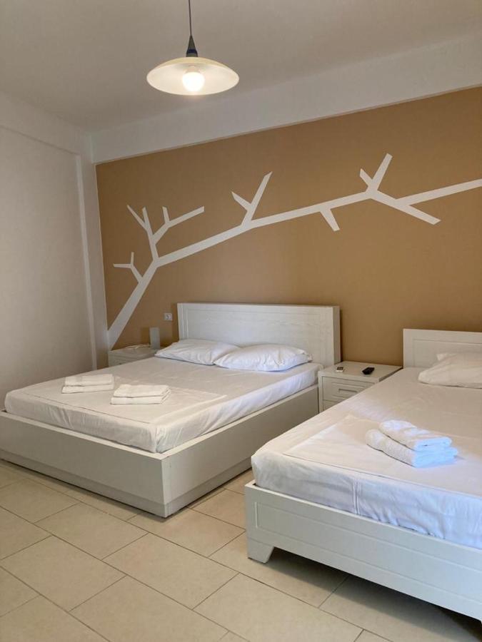 Aldi'S Guest House Vlorë Exteriör bild