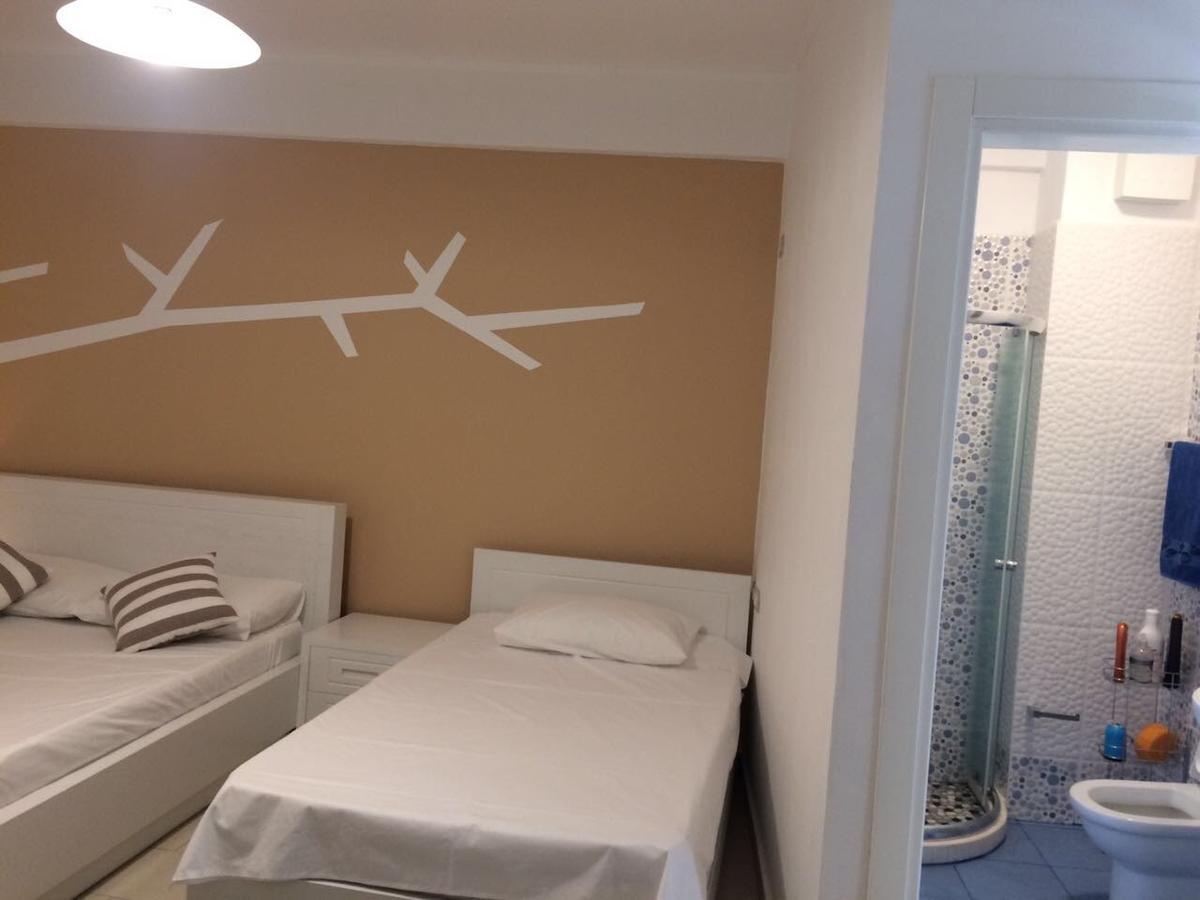 Aldi'S Guest House Vlorë Exteriör bild