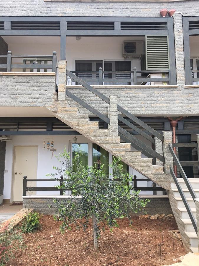 Aldi'S Guest House Vlorë Exteriör bild